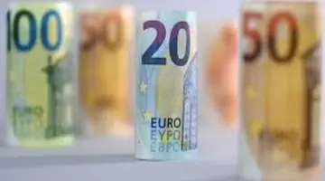 خفضت البنوك السعر بأقصى قدر بلغ 74 دونغ، بينما تحرك السوق الحر في الاتجاه المعاكس.